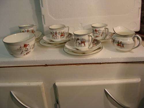 WOW!!!  RARE !!!!!ROYAL DOULTON !!!!! ~HUNTING SCENE ~ 4 TRIO' S  SUGAR BOWL + MILK JUG  (14PECES)