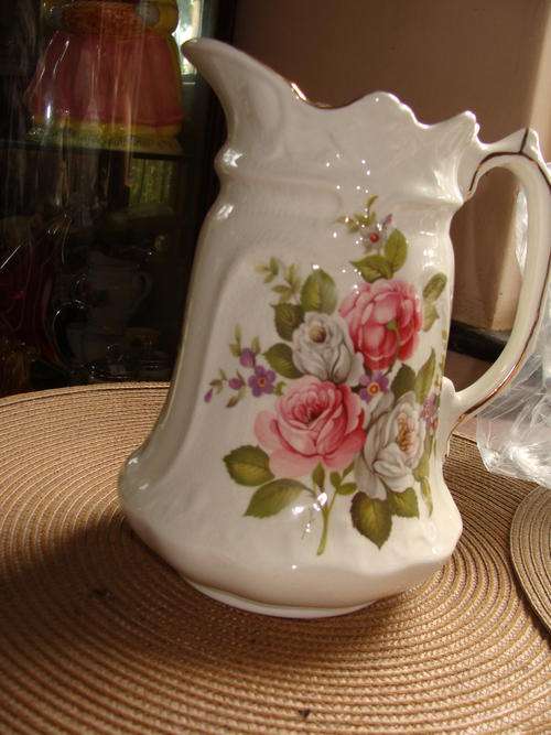 " JAMES KENT LTD " !!!  OLD FOLLEY !!! "HARMONEY  ROSE"  WITH GOLD TRIM !! WOW !! WOW