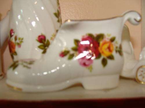 !!!WOW!!!  FINE BONE CHINA  BOOT  FOR YOUR DISPLAY CABINET !!!FANTASTIC!!!