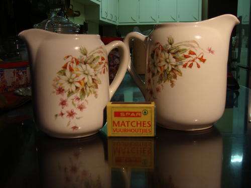 ROYAL  DOULTON  -"BUSH FLOWERS" !!WOW!!!  2 GRADUATING   JUGS  D. 6387  - 3&4made in England
