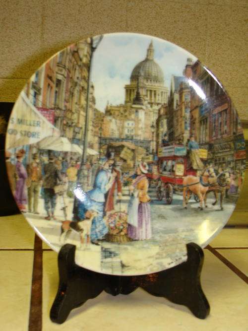 Lovely Cries of London collectors plate with central london flower seller street scene