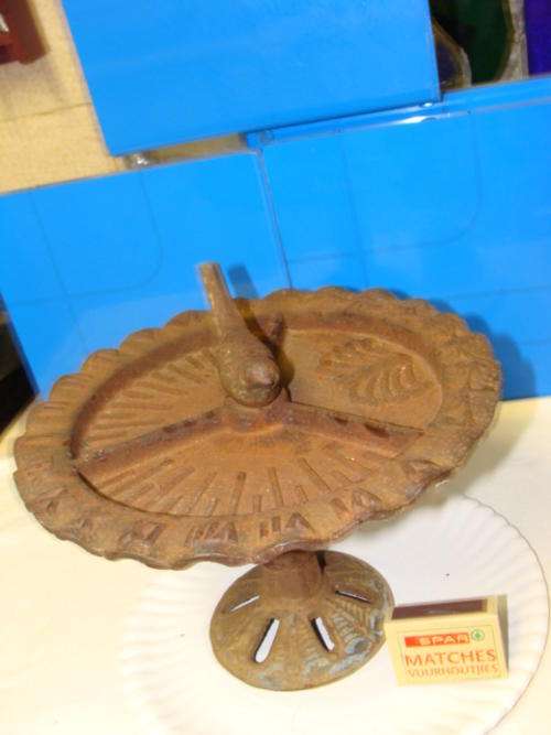 !!!WOW!!!WOW!!-SUNDIAL -ANTIQUE - CAST IRON - METAL HEAVY-!!FANTASTIC!!! OLD !