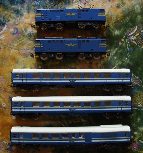 Blue train set
