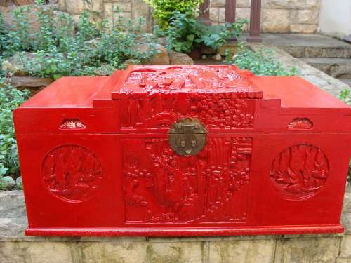 CARVED CAMPHORWOOD CHINESE CHEST : EXQUISITE PIECE RICH COLOUR : MAKE A STATEMENT IN YOUR HOME!!!