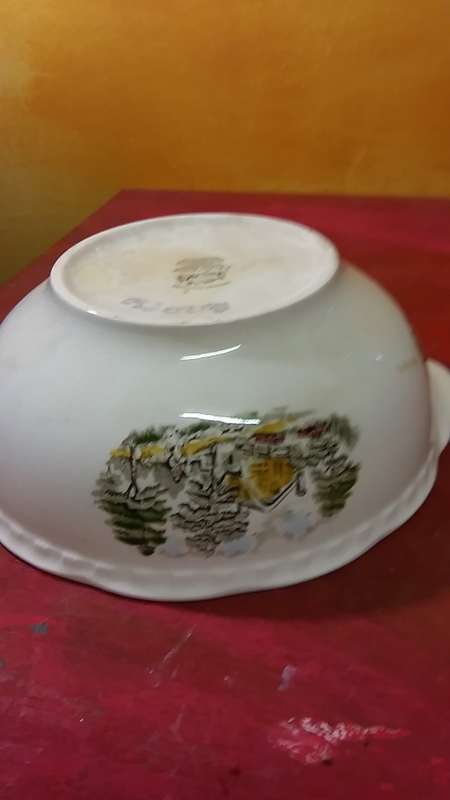 MARKED ENGLISH PORCELAIN ALFRED MEAKIN FAMOUS COTTAGES RANGE SALAD OR SERVING BOWL : JOHN PEEL COTTA