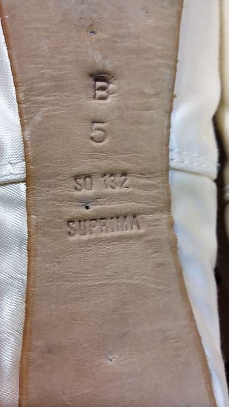 BEAUTIFUL PINK BALLET POINTE SHOES : FOR USE OR DISPLAY IN A GIRLS ROOM : BLOCH SIZE 5 WITH RIBBON