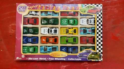 FOR THE COLLECTOR : AS NEW, UNSCRATCHED PRISTINE CONDITION  SET OF 20 DIE-CAST METAL CARS IN BOX SET