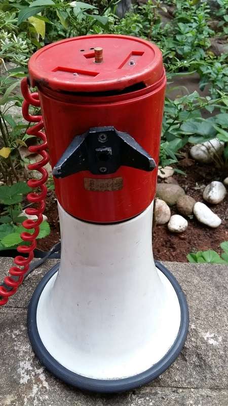 MEGAPHONE/LOUDHAILER