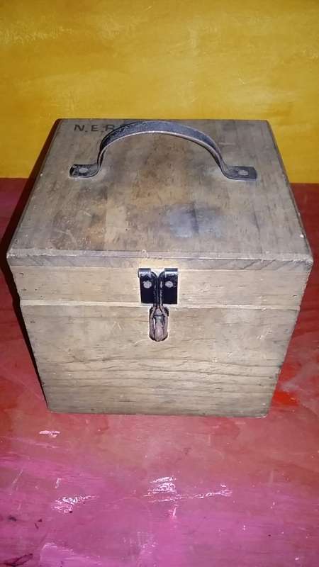 VELVET LINED WOODEN DYNAMITE BOX WITH LATCH