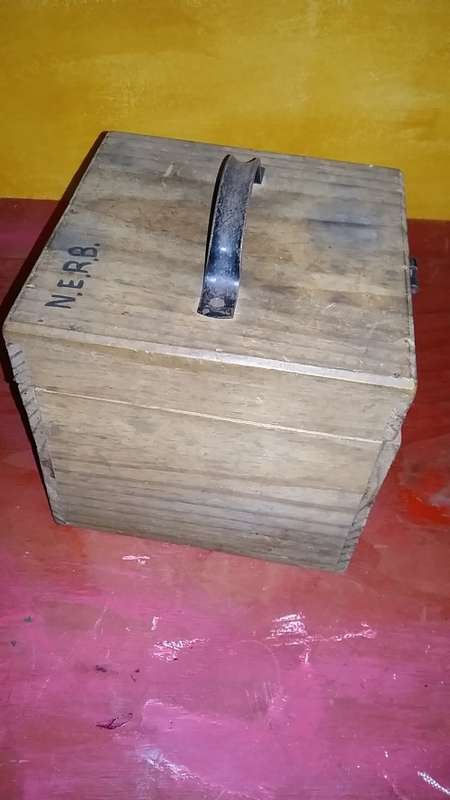 VELVET LINED WOODEN DYNAMITE BOX WITH LATCH