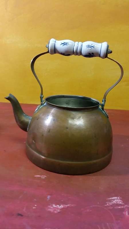 BEAUTIFUL COPPER KETTLE WITH CERAMIC HANDLE, NO LID