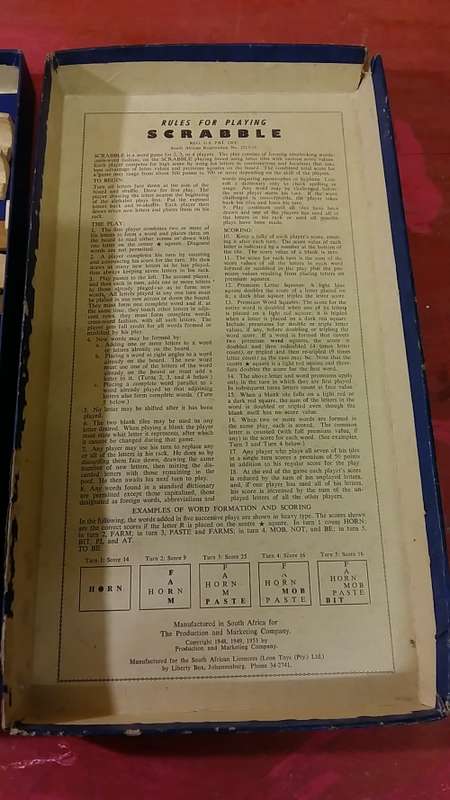 VINTAGE SCRABBLE SET