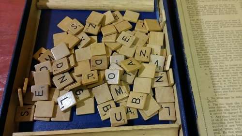 VINTAGE SCRABBLE SET