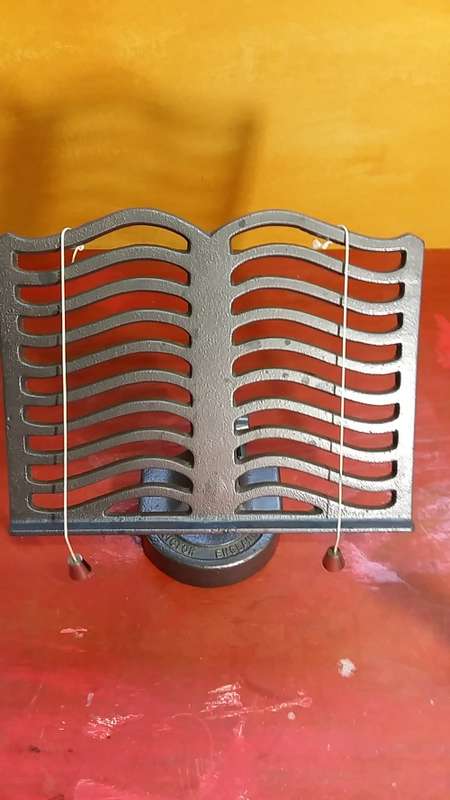 BEAUTIFUL AND HEAVY VICTORIA ENGLAND CAST IRON RECIPE BOOK HOLDER WITH PAGE WEIGHTS