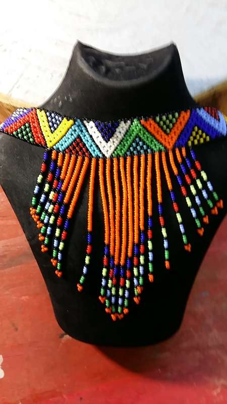 BEAUTIFUL ZULU BEADED NECKLACE IN BRIGHT COLOURS