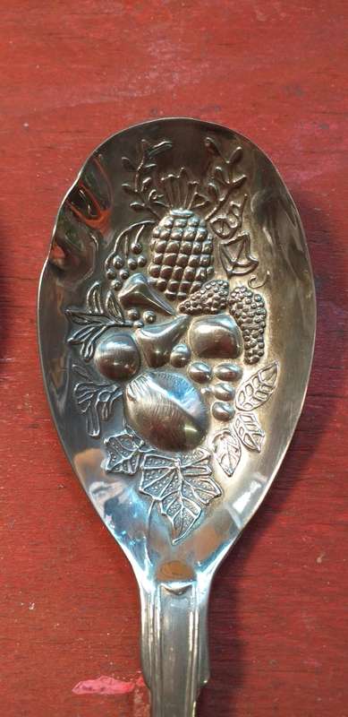 Beautiful Set of 2 Salad Servers