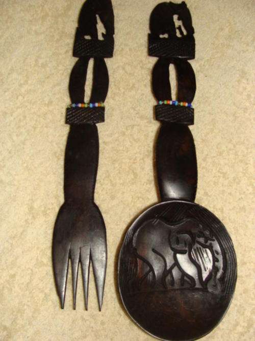Set of 2 Carved Salad Servers (Large)
