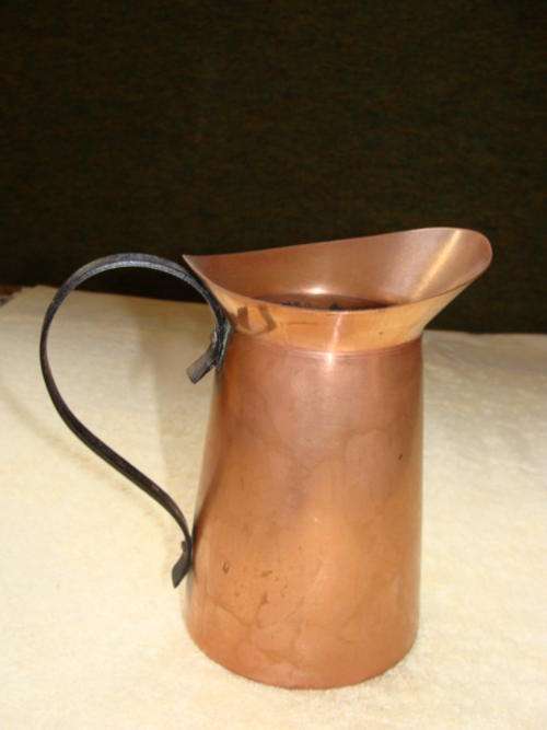 BEAUTIFUL COPPER JUG JUST WAITING FOR THAT COUNTRY BUNCH OF FLOWERS!!!