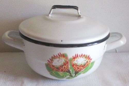 ENAMEL BOWL WITH LID