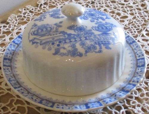 PORCELAIN BLUE BUTTER BOWL WITH LID