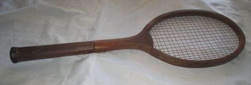 VINTAGE AQUILA CLAPSHAW & SALMON (LONDON) TENNIS RACKET