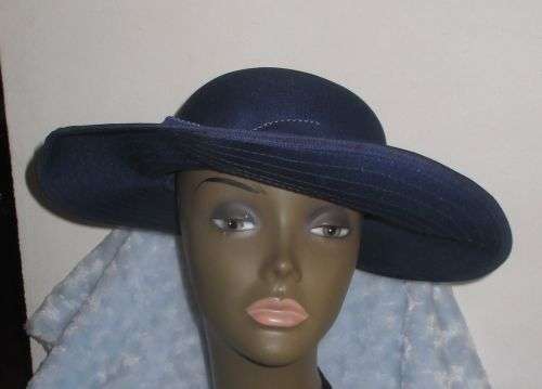 VINTAGE WOMAN'S HAT