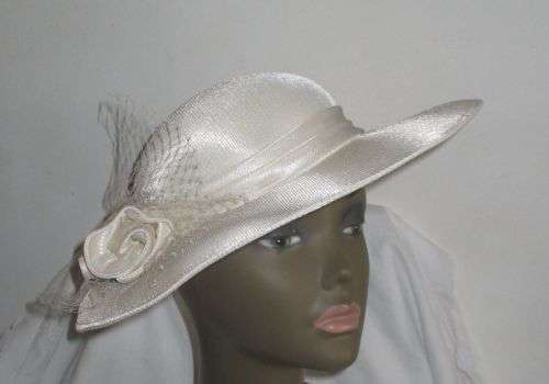 VINTAGE WOMAN'S HAT