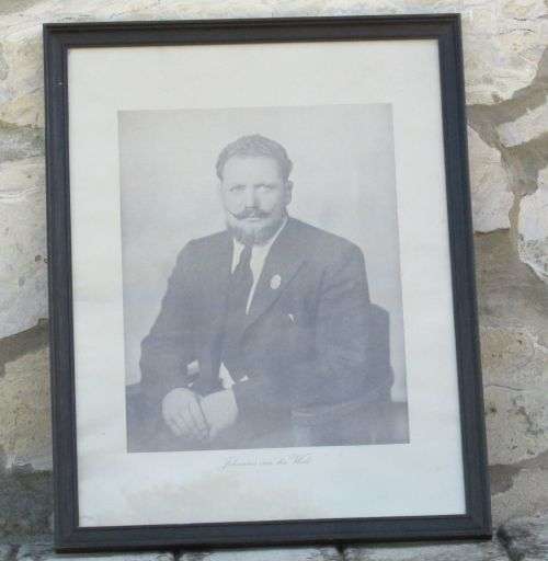 GERAAMDE FOTO VAN JOHANNES VAN DER WALT OSSEWABRANDWAG LEIER