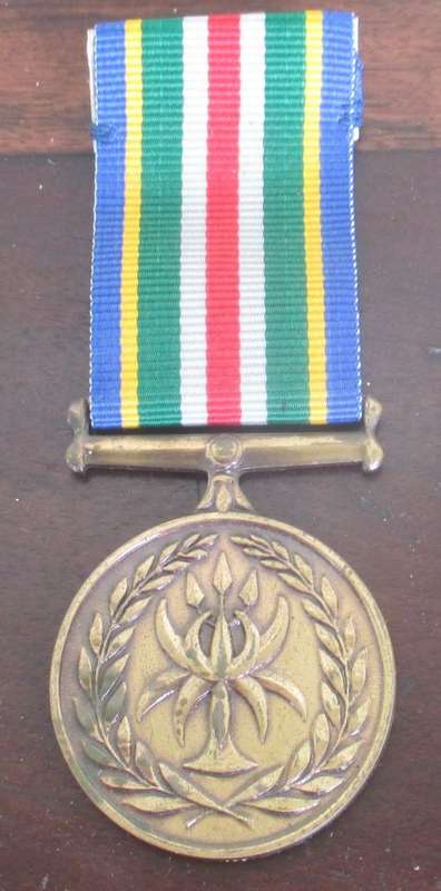 2 POLICE MEDALS AND MILK JUG