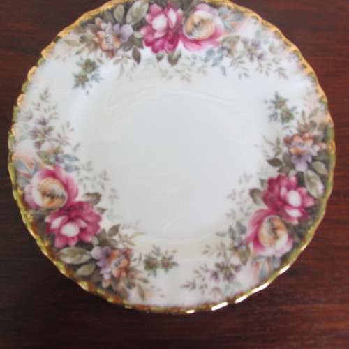 ROYAL ALBERT CAKE PLATE   " AUTUMN ROSES"