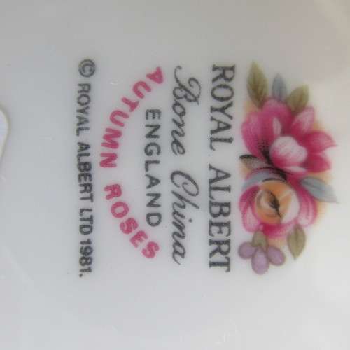ROYAL ALBERT CAKE PLATE   " AUTUMN ROSES"