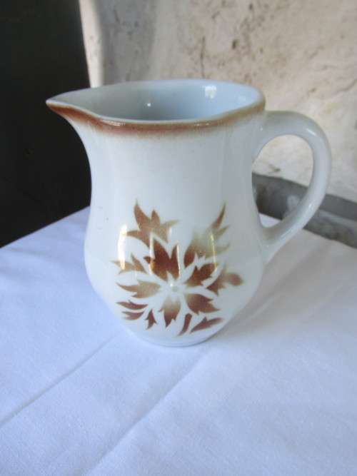 TO CUTE FOR WORDS ARABIA   MADE IN FINLAND   JUG   HEIGHT  10 CM