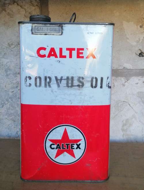 Caltex corvus oil can 28.5cm