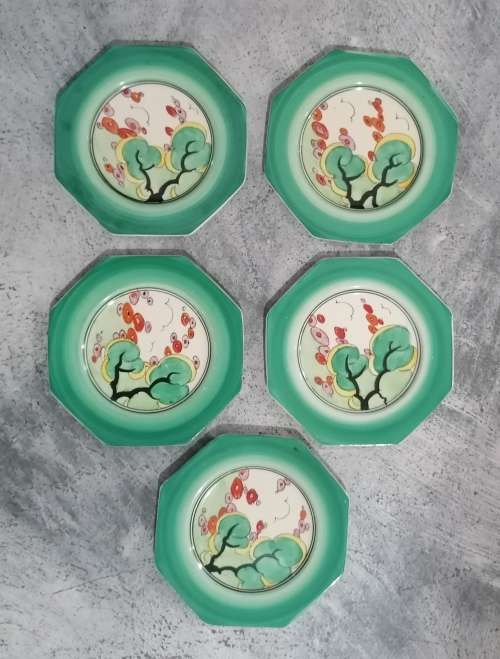 5 x  Clarice Cliff (Bizarre) small plates diameter 15cm