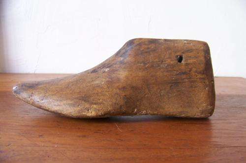 OLD WOODEN SHOE TREE