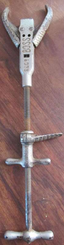 "BOSS" SHOE STRETCHER