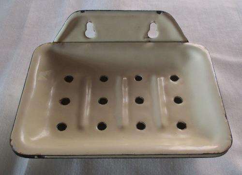UNMARKED ENAMEL SOAP DISH CREAM