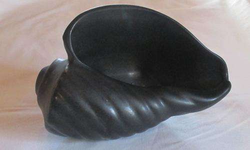 BEAUTIFUL DROSTDY WARE PORCELAIN SHELL