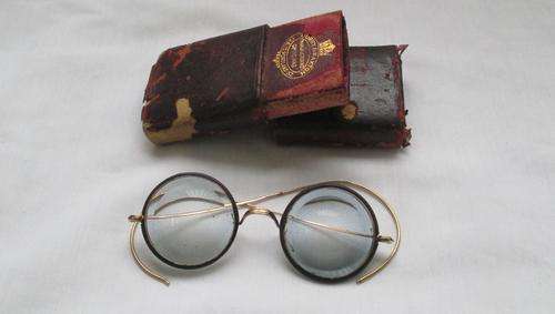 VINTAGE READING GLASSES BY CURRY&PAXTON