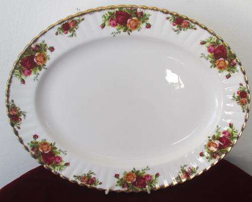 ROYAL ALBERT PLATTER (OLD COUNTRY ROSES).