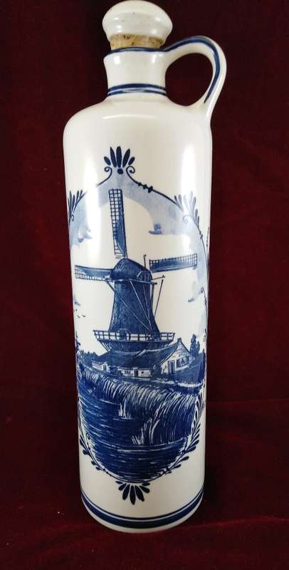 DELFT DECANTER  BOLS   (EMPTY) HEIGHT 29CM