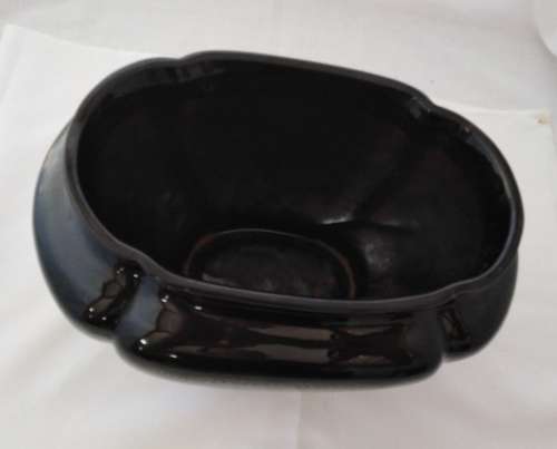 BLACK VASE   HEIGHT 17CM