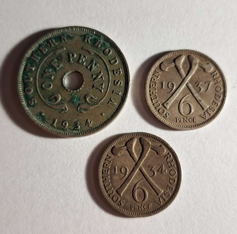 Grouping of  1x Southern Rhodesia penny and 2 x  !!silver!!  6 pence (One bid takes all)