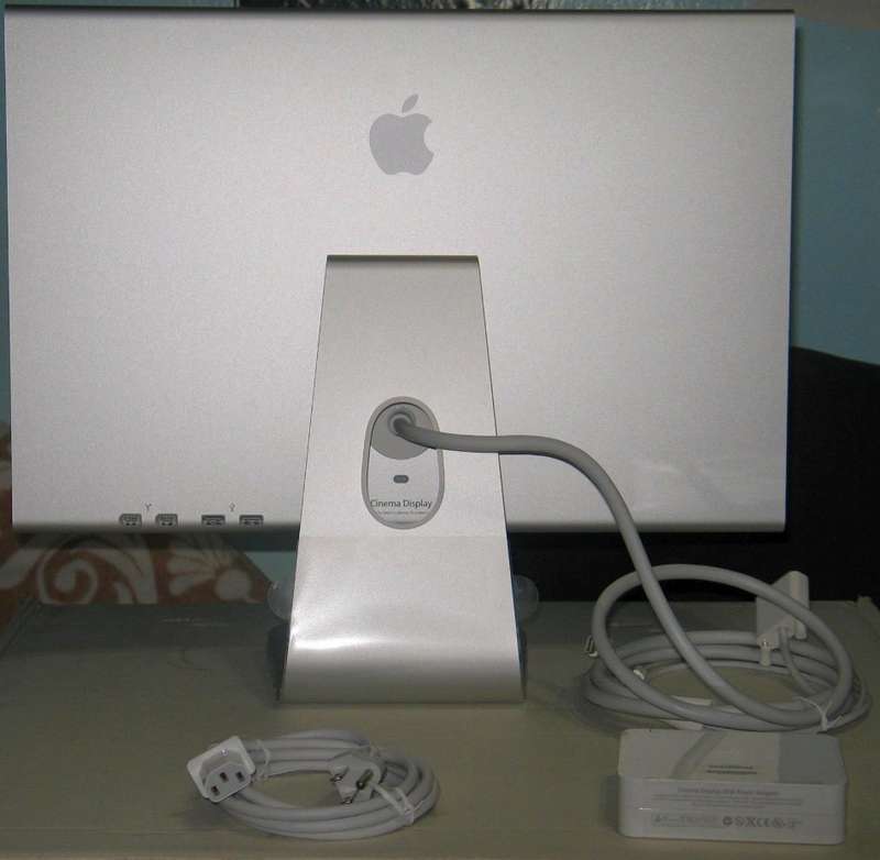 **Apple Aluminium Cinema Display**