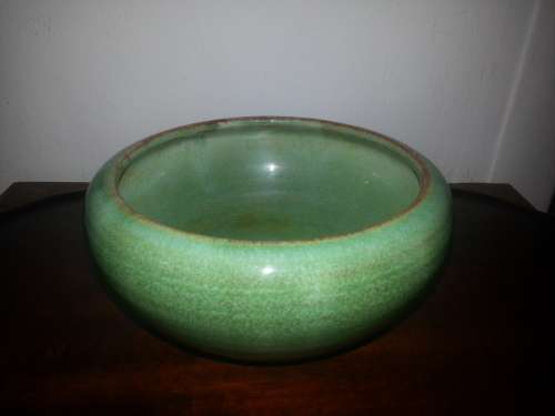 Linn Ware bowl pale celadon green glaze circa 1940's