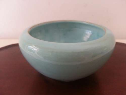Linn Ware studio ceramic bowl in pale blue colourway circa 1943