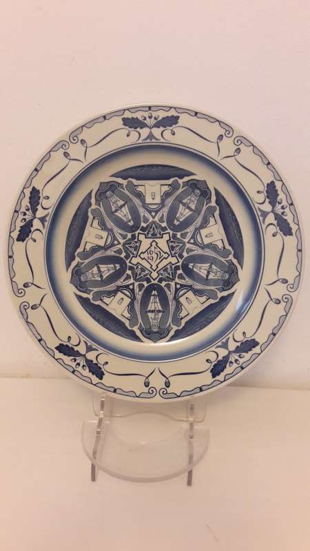 Rare 1952 Gouda PZH Jan Van Riebeeck Festival commemorative wall plate design by WH Coetzer