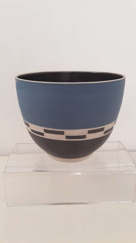 Ardmore artist Jabu Nene  porcelain bowl  dated  2003