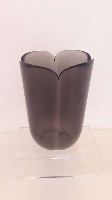 Rosenthal  Studio Line vase by Scandinanvian designer Tapio Wirkkala for the Tulipa series 1980