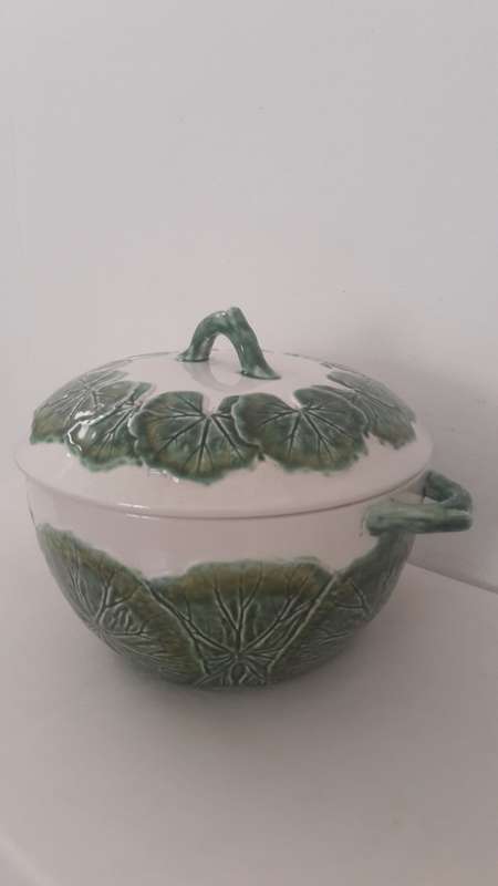 Majolica tureen by Secla Portugal mid 20th Century